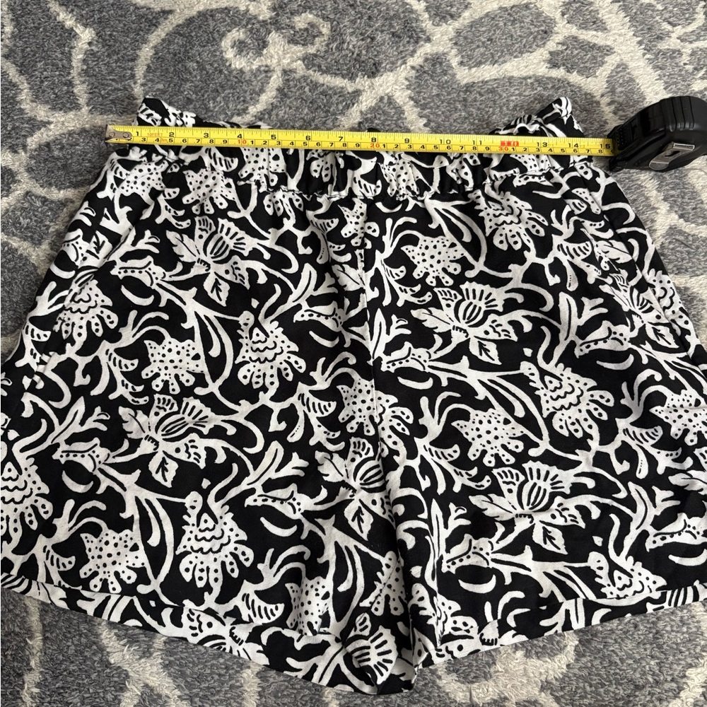 Ann Taylor LOFT linen shorts size small - Picture 2 of 6